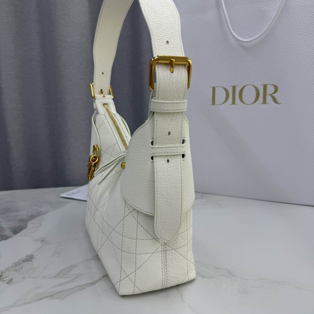 Dior M2845 Small Dior Voyage Bag White Flat Macrocannage Grained Calfskin