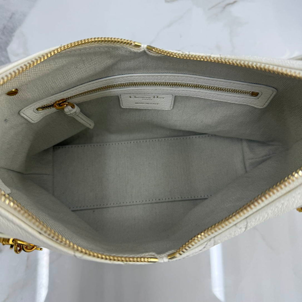 Dior M2845 Small Dior Voyage Bag White Flat Macrocannage Grained Calfskin