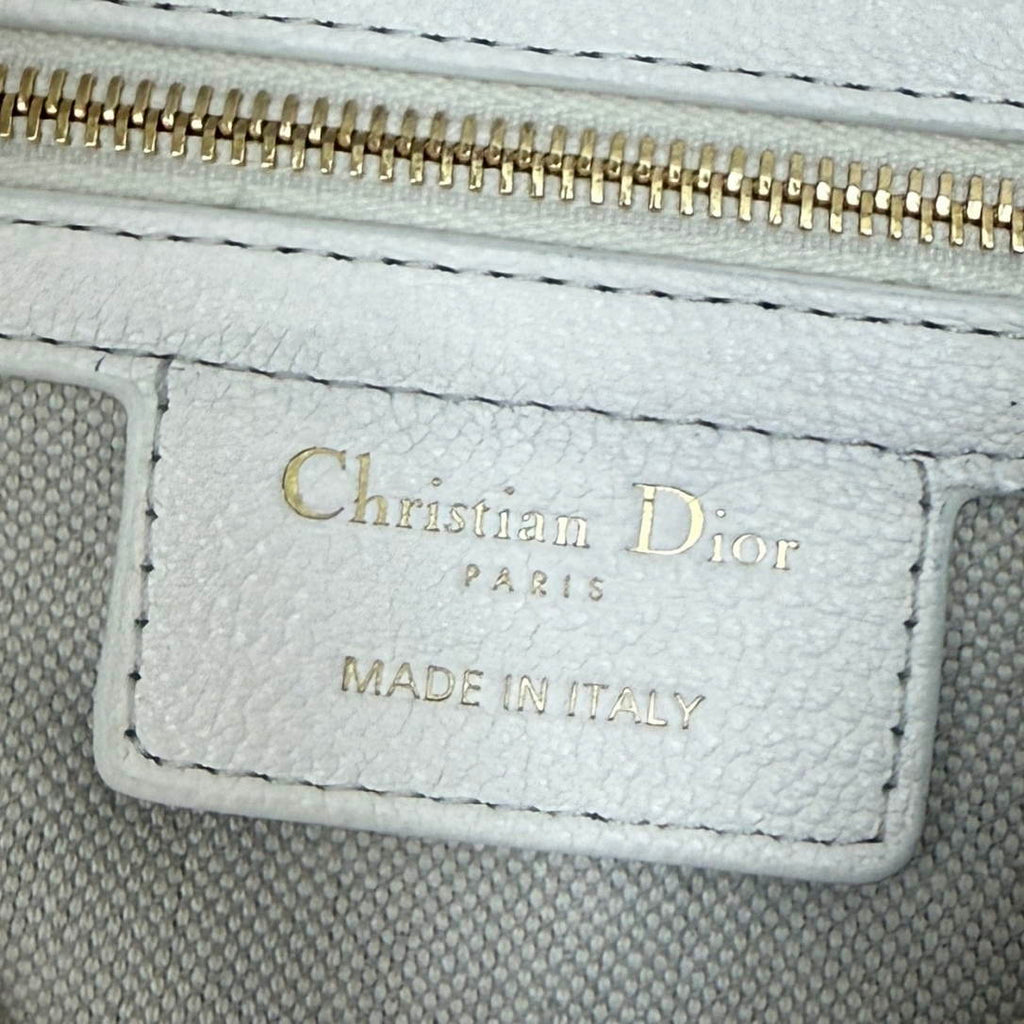 Dior M2845 Small Dior Voyage Bag White Flat Macrocannage Grained Calfskin