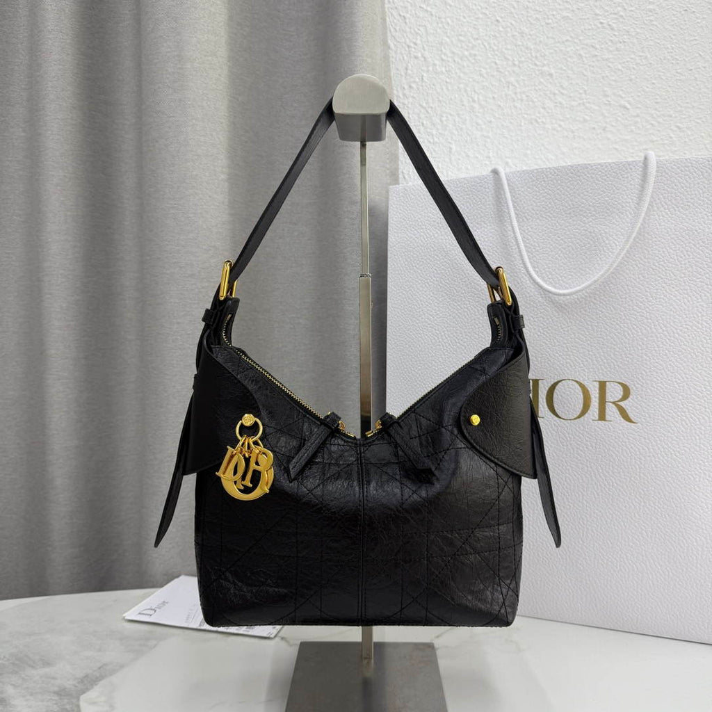 Dior M2846 Medium Dior Voyage Bag Black Flat Macrocannage Crinkled Calfskin