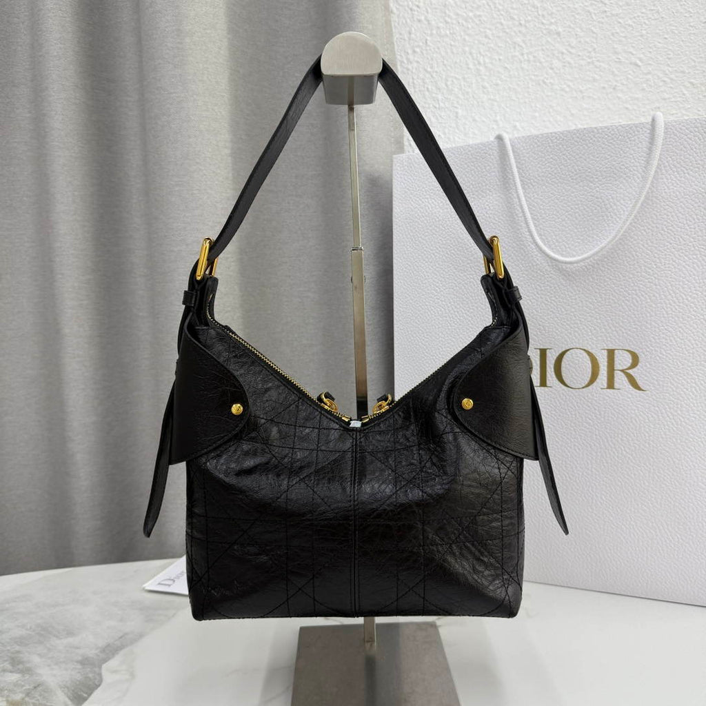 Dior M2846 Medium Dior Voyage Bag Black Flat Macrocannage Crinkled Calfskin
