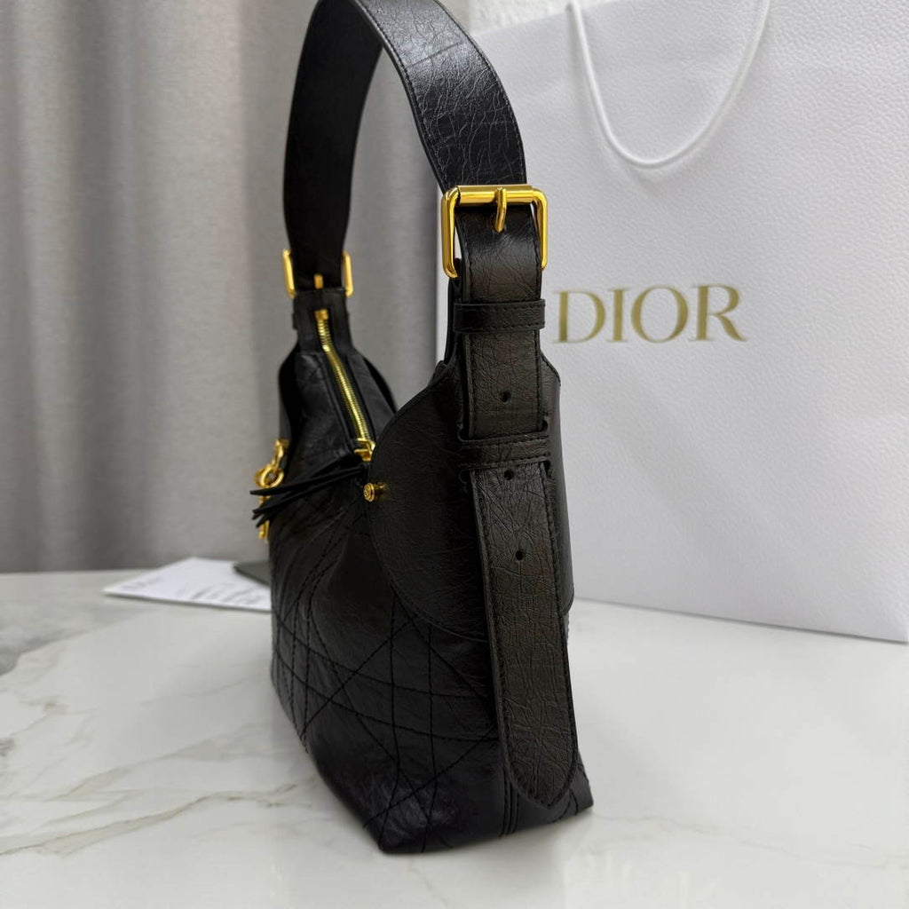 Dior M2846 Medium Dior Voyage Bag Black Flat Macrocannage Crinkled Calfskin