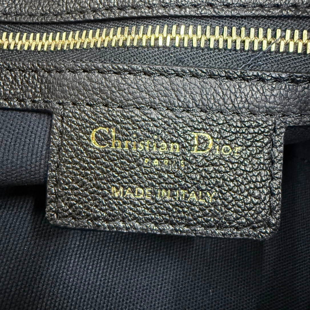 Dior M2846 Medium Dior Voyage Bag Black Flat Macrocannage Grained Calfskin