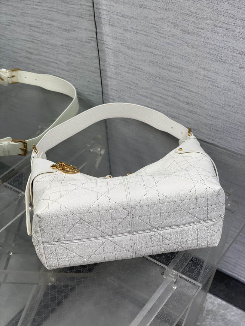 Dior M2846 Medium Dior Voyage Bag White Flat Macrocannage Grained Calfskin