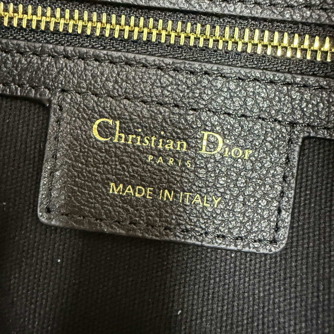 Dior M2847 Large Dior Voyage Bag Black Flat Macrocannage Grained Calfskin Black