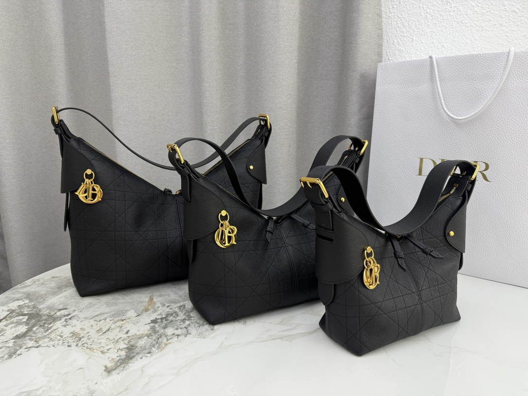 Dior M2847 Large Dior Voyage Bag Black Flat Macrocannage Grained Calfskin Black