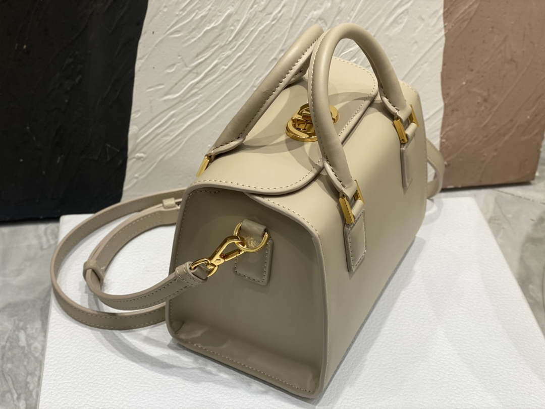 Dior M8671UBEQ_M900 Small Boston bag Beige box Calfskin
