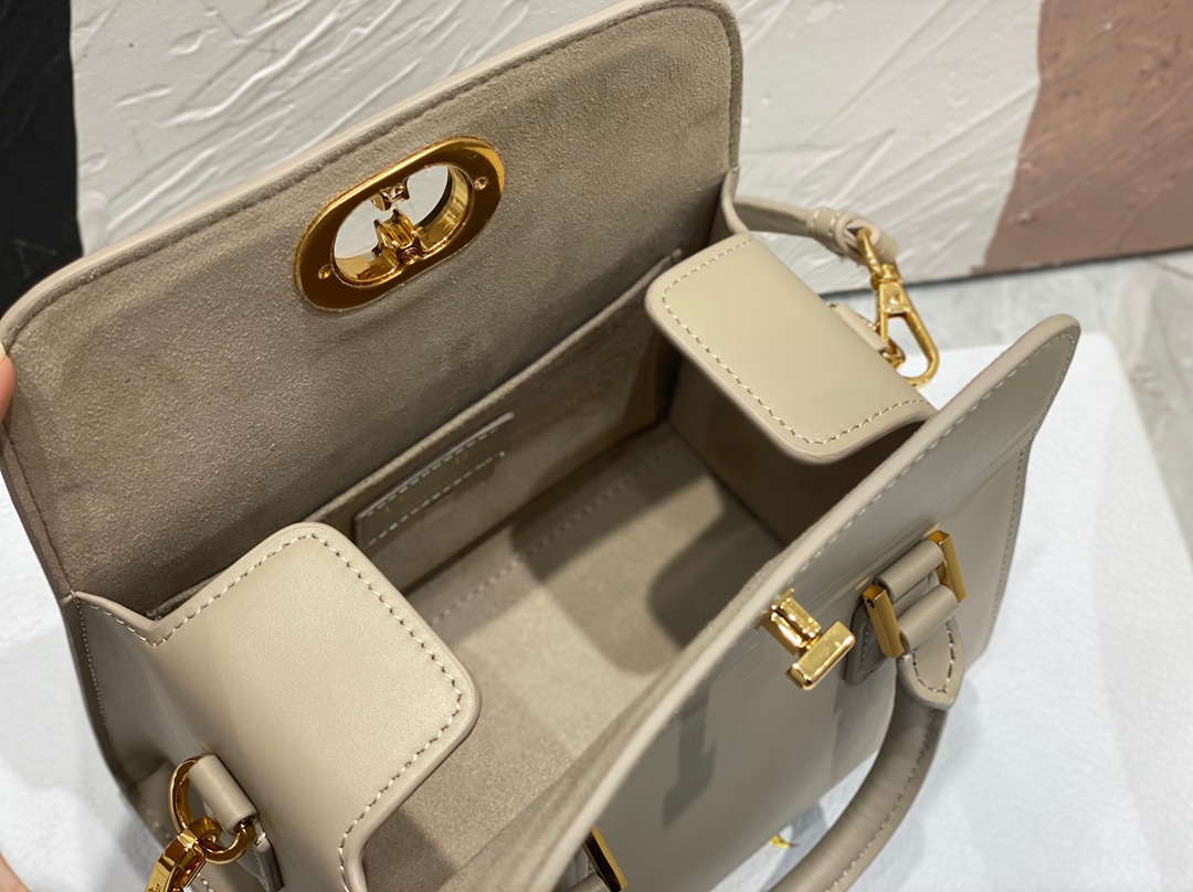 Dior M8671UBEQ_M900 Small Boston bag Beige box Calfskin
