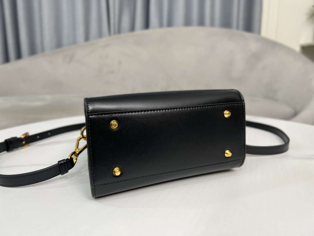Dior M8671UBEQ_M900 Small boston bag black box calfskin