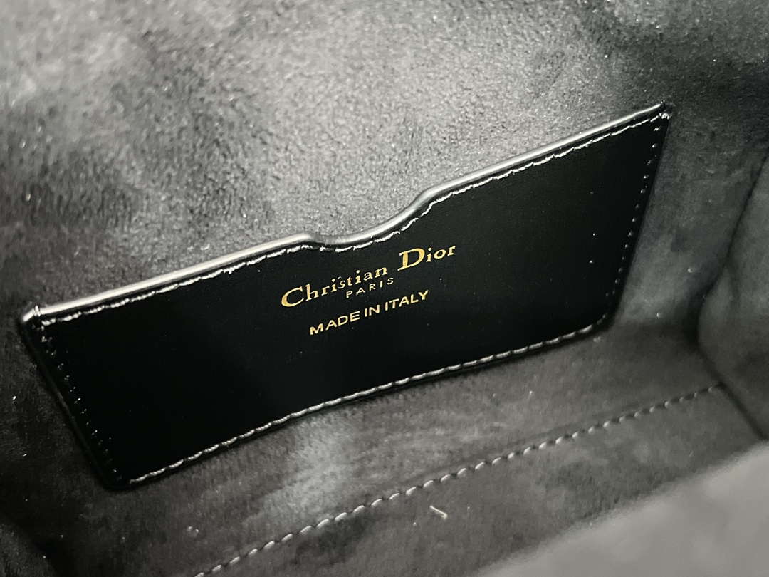 Dior M8671UBEQ_M900 Small boston bag black box calfskin