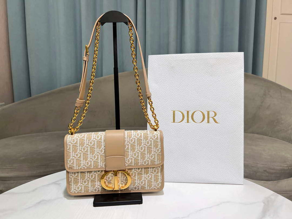Dior M9208 30 Montaigne Bag with Chain Dior Oblique Jacquard and Natural Smooth Calfskin