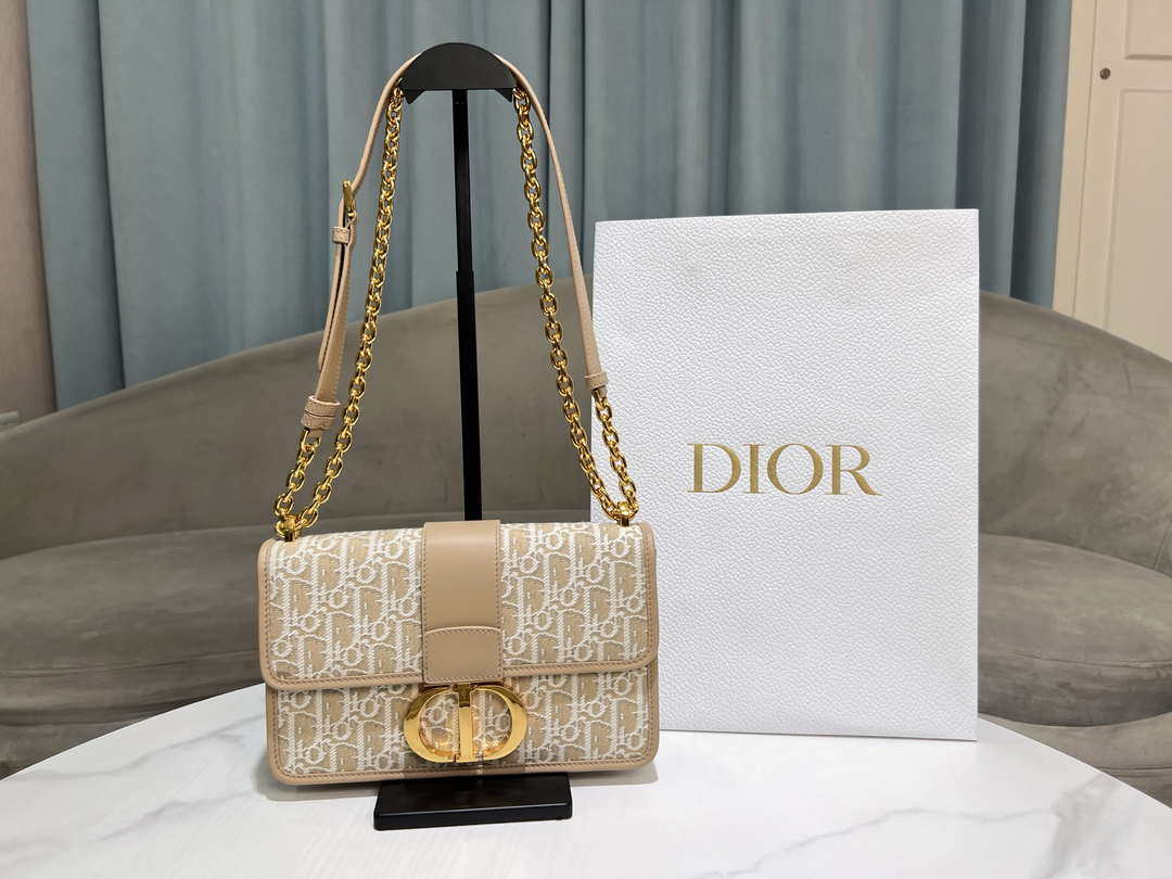 Dior M9208 30 Montaigne Bag with Chain Dior Oblique Jacquard and Natural Smooth Calfskin