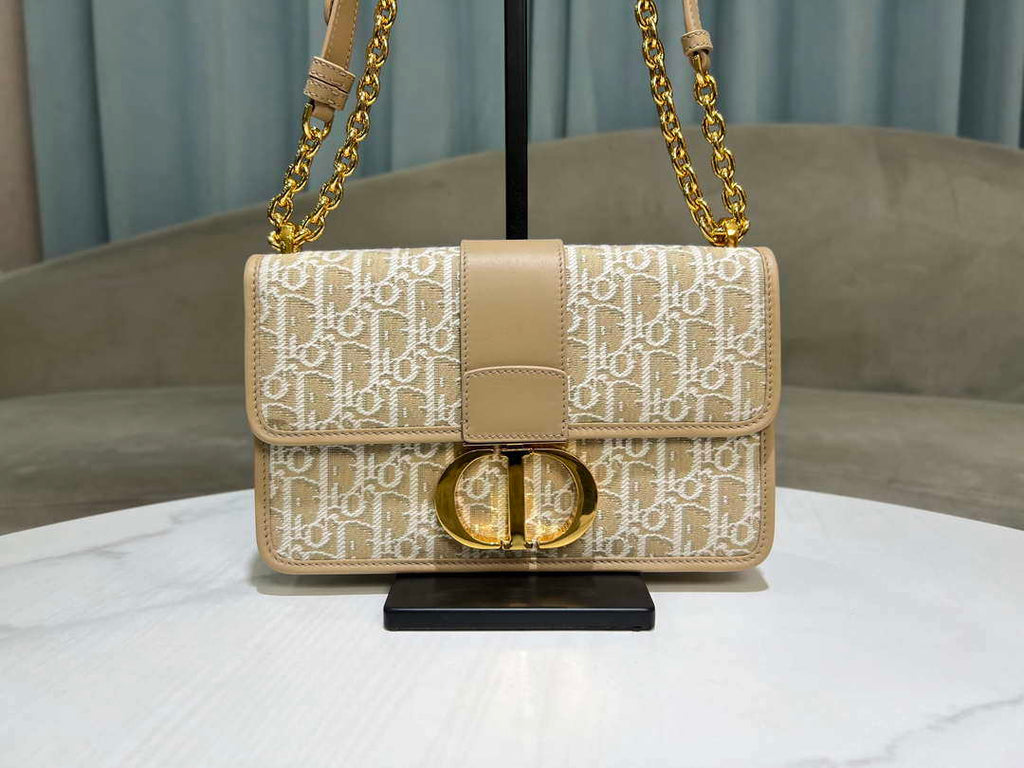 Dior M9208 30 Montaigne Bag with Chain Dior Oblique Jacquard and Natural Smooth Calfskin