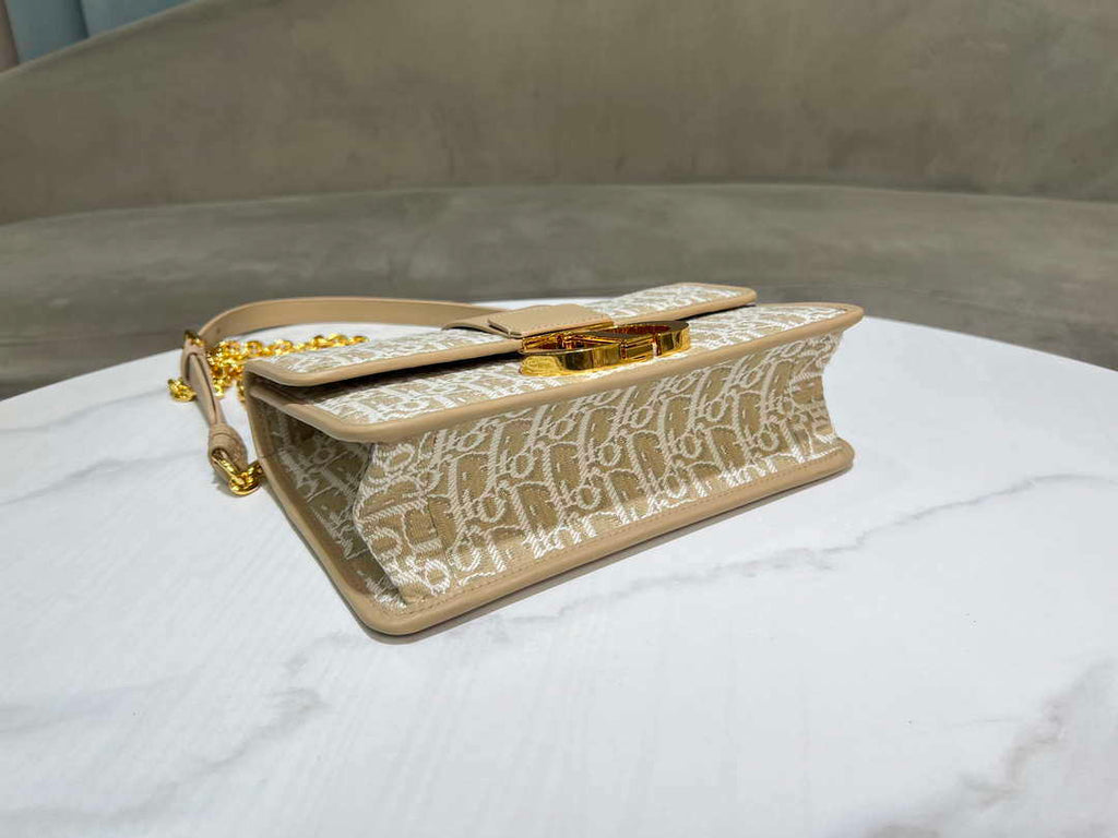 Dior M9208 30 Montaigne Bag with Chain Dior Oblique Jacquard and Natural Smooth Calfskin