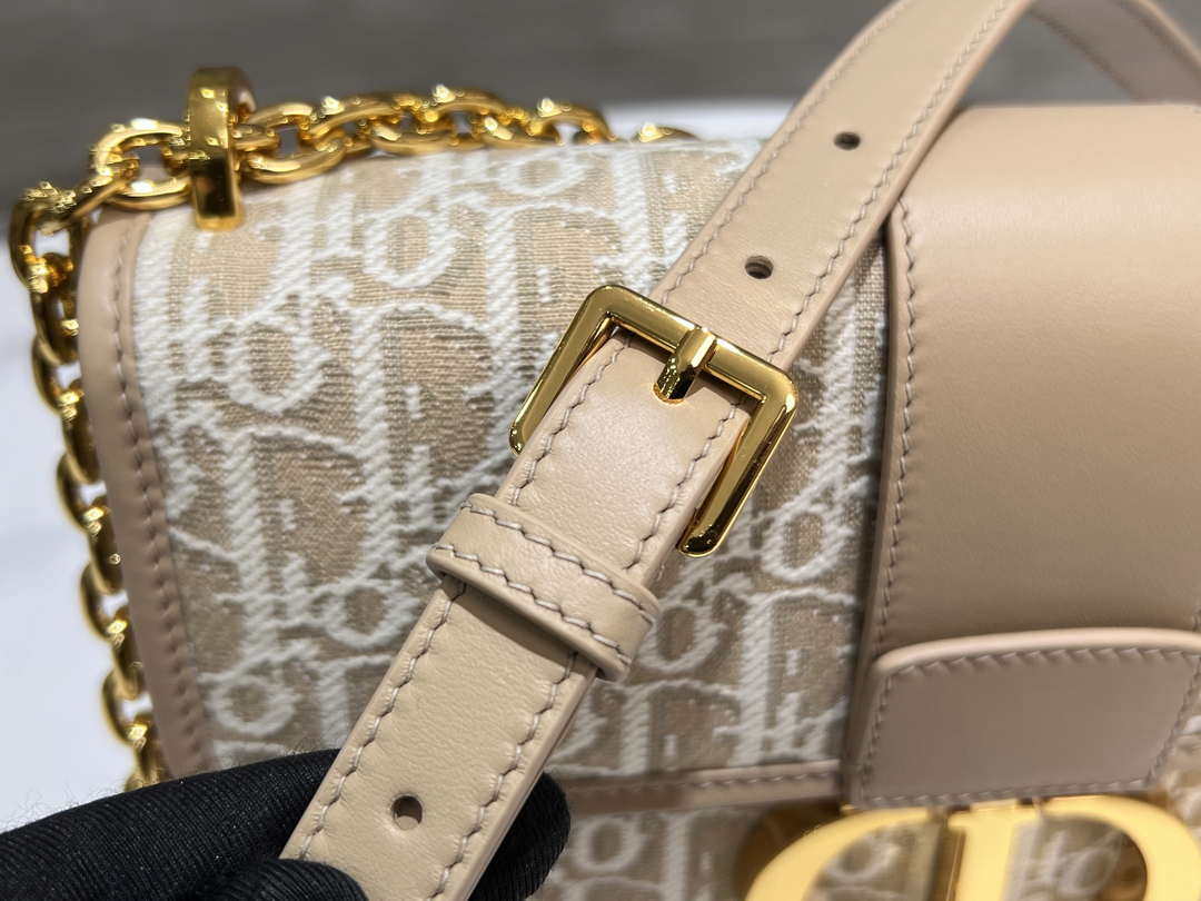 Dior M9208 30 Montaigne Bag with Chain Dior Oblique Jacquard and Natural Smooth Calfskin