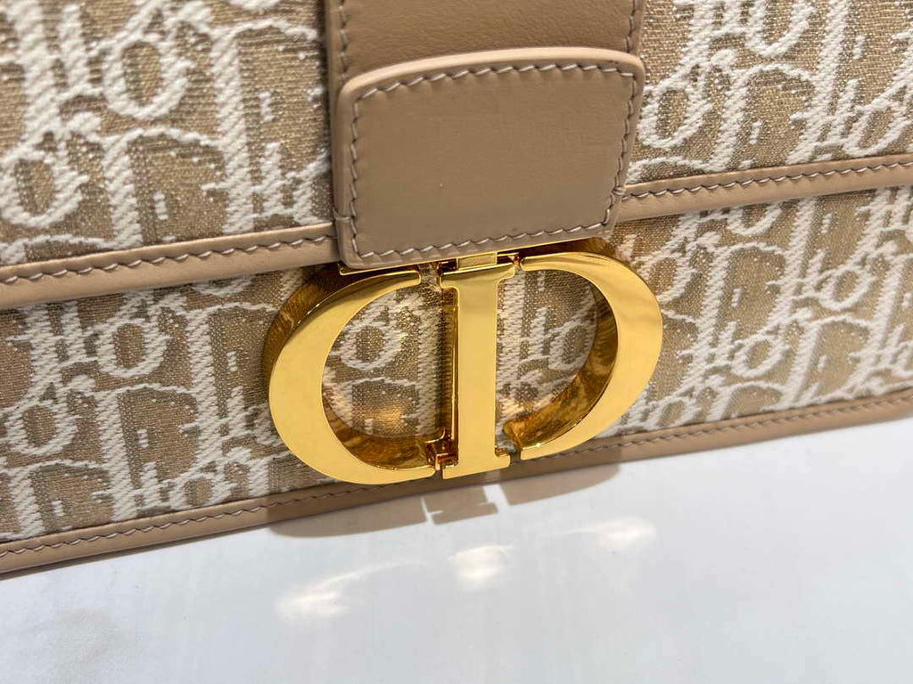 Dior M9208 30 Montaigne Bag with Chain Dior Oblique Jacquard and Natural Smooth Calfskin