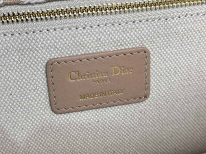Dior M9208 30 Montaigne Bag with Chain Dior Oblique Jacquard and Natural Smooth Calfskin - Default Title - View 9