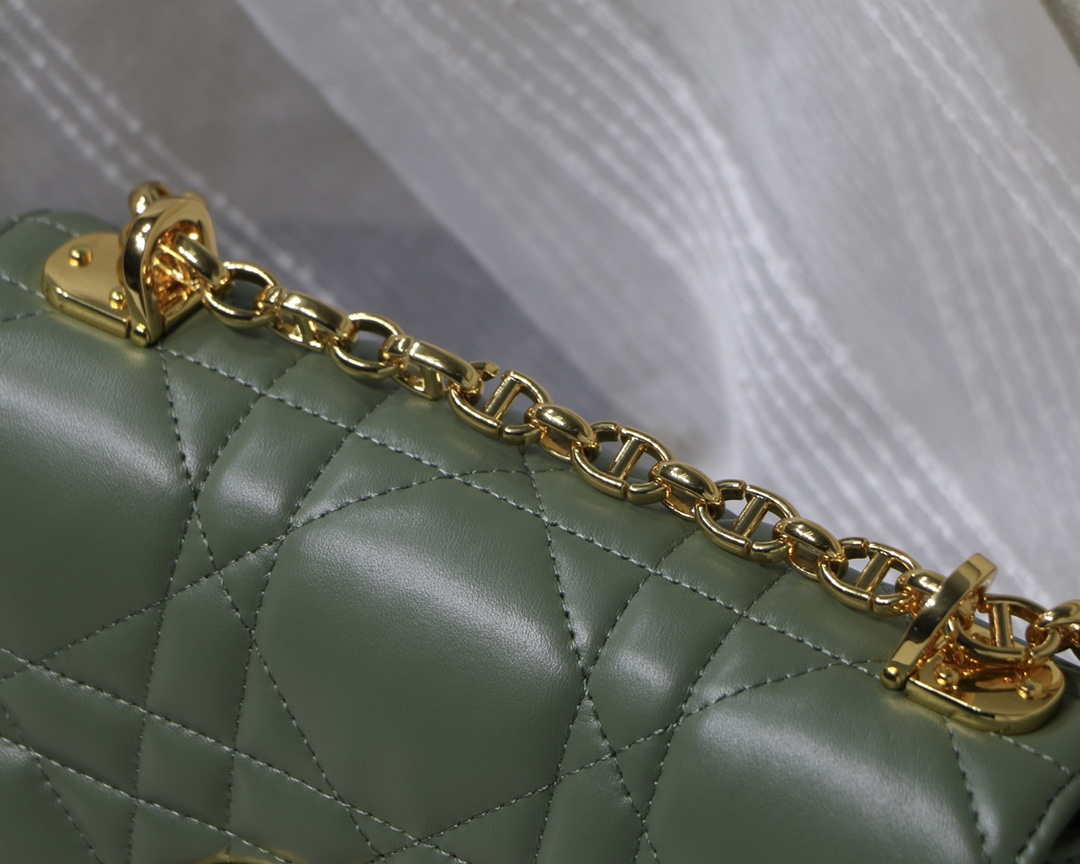 Dior M9241 Small Quilted Macrocannage Calfskin Green