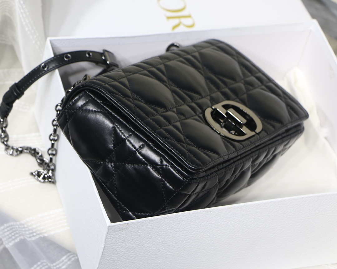 Dior M9242 Medium Quilted Macrocannage Calfskin Black