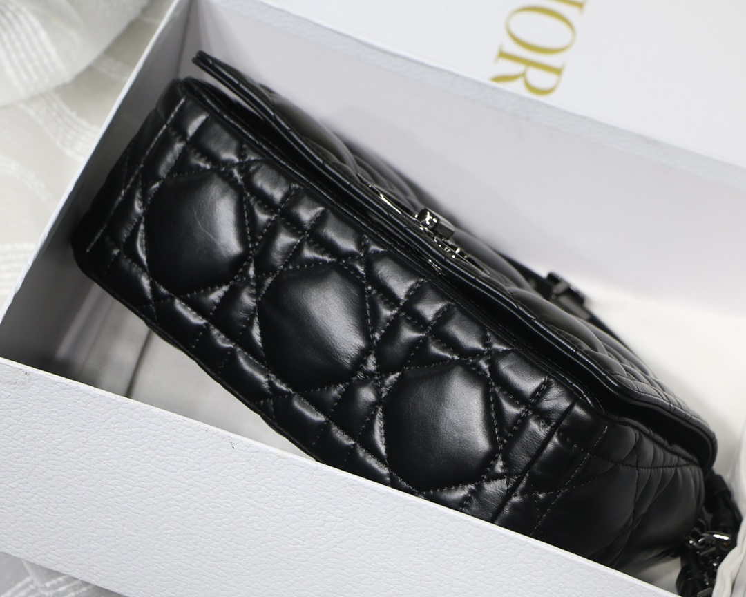 Dior M9242 Medium Quilted Macrocannage Calfskin Black