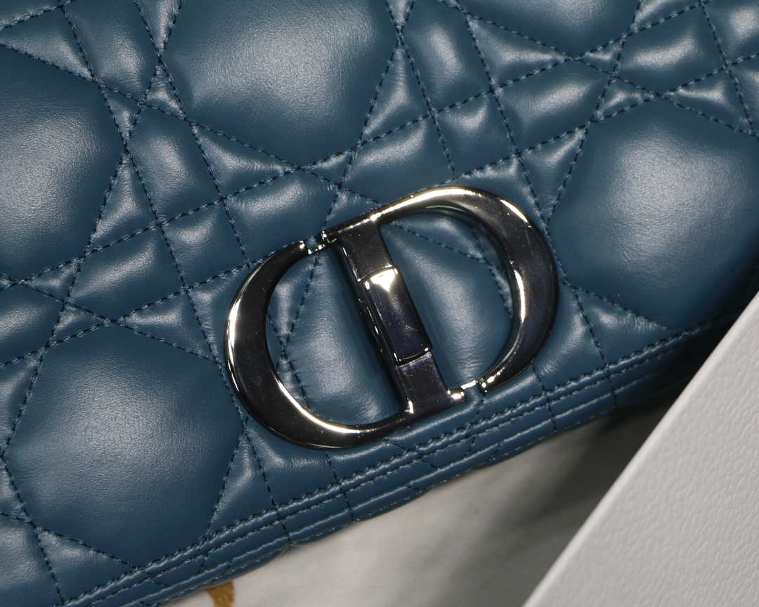 Dior M9242 Medium Quilted Macrocannage Calfskin Lake Blue