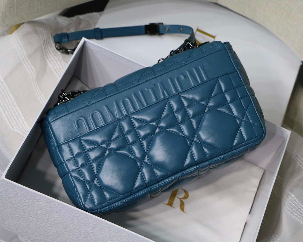 Dior M9242 Medium Quilted Macrocannage Calfskin Lake Blue