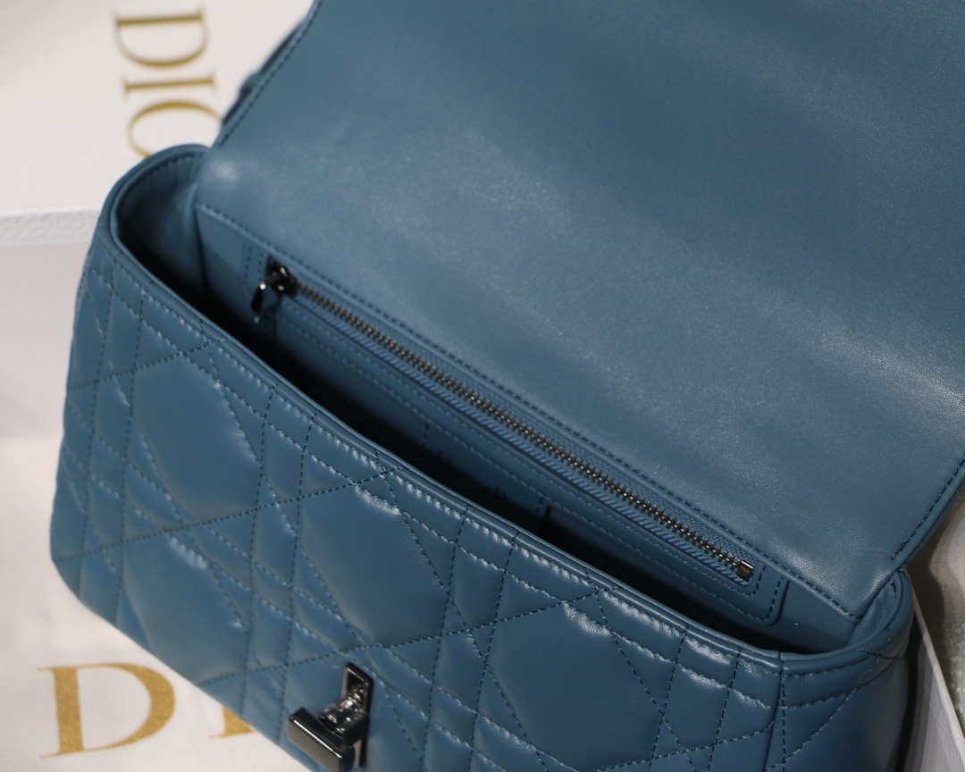 Dior M9242 Medium Quilted Macrocannage Calfskin Lake Blue