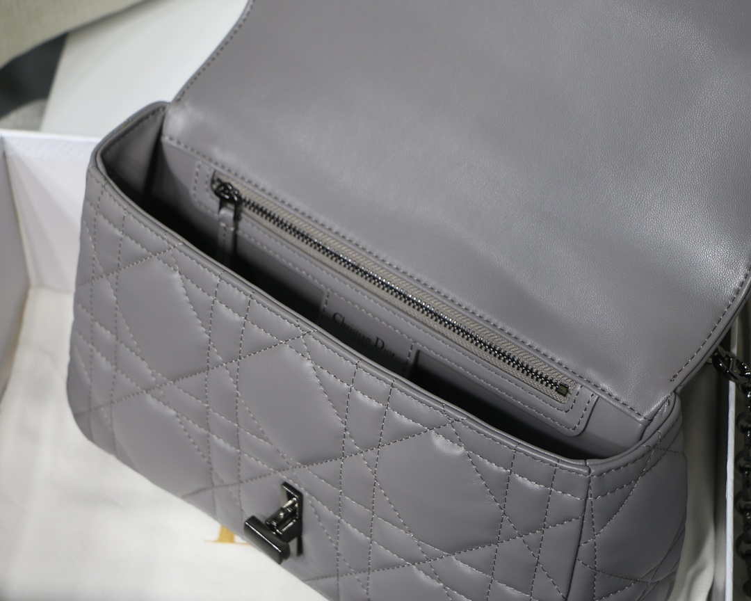 Dior M9242 Medium Quilted Macrocannage Calfskin Gray