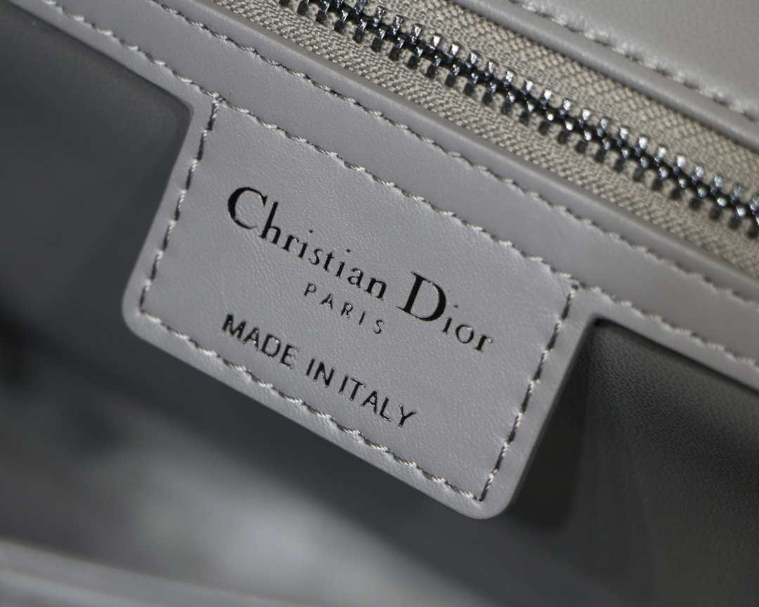 Dior M9242 Medium Quilted Macrocannage Calfskin Gray
