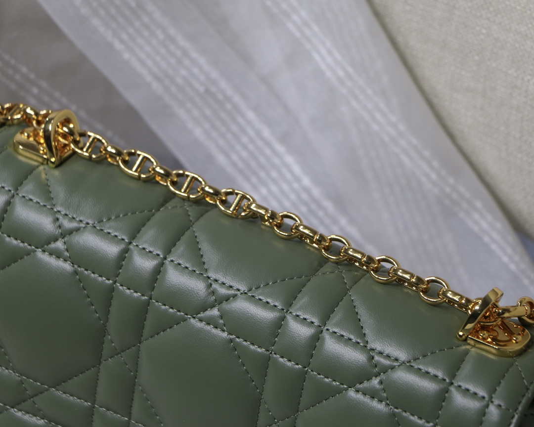 Dior M9242 Medium Quilted Macrocannage Calfskin Green