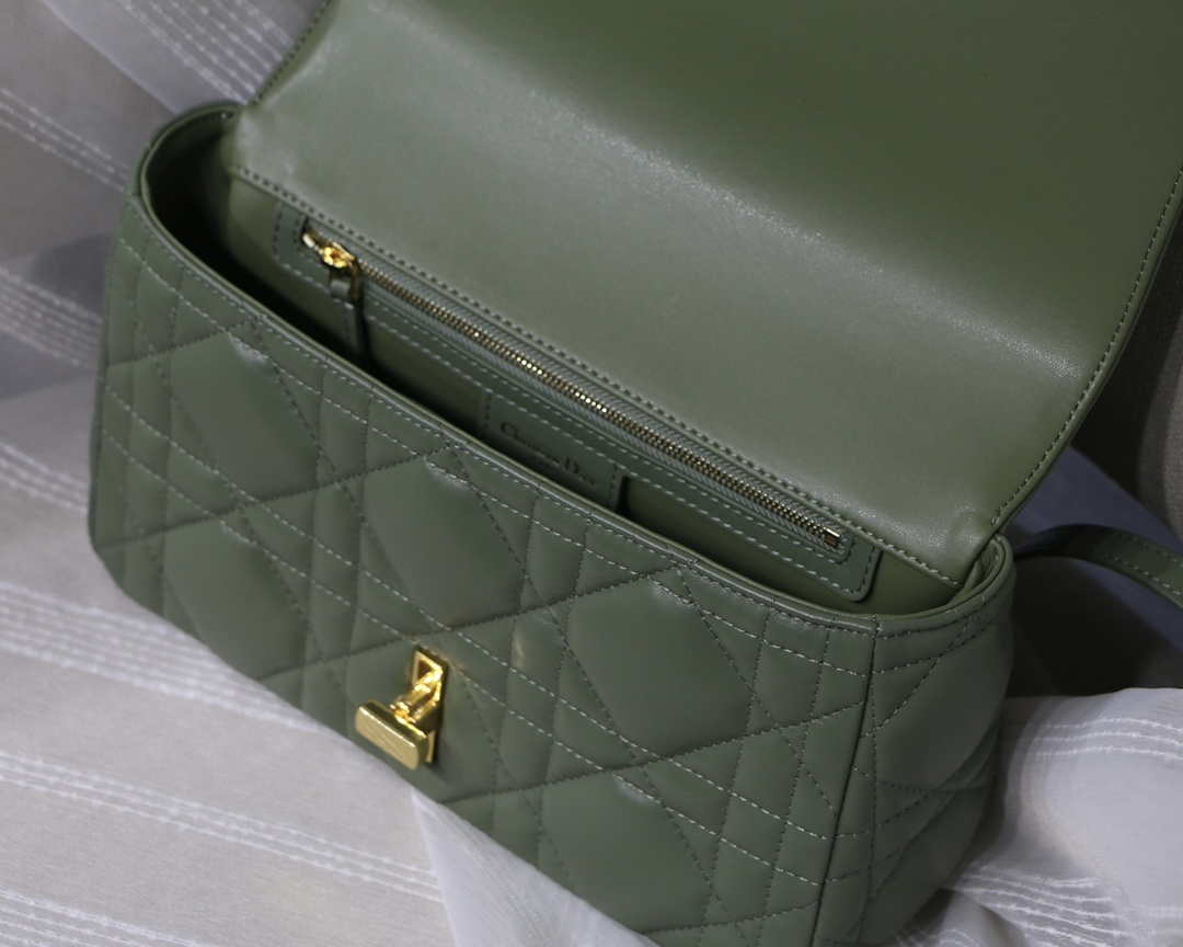 Dior M9242 Medium Quilted Macrocannage Calfskin Green - Default Title - View 8