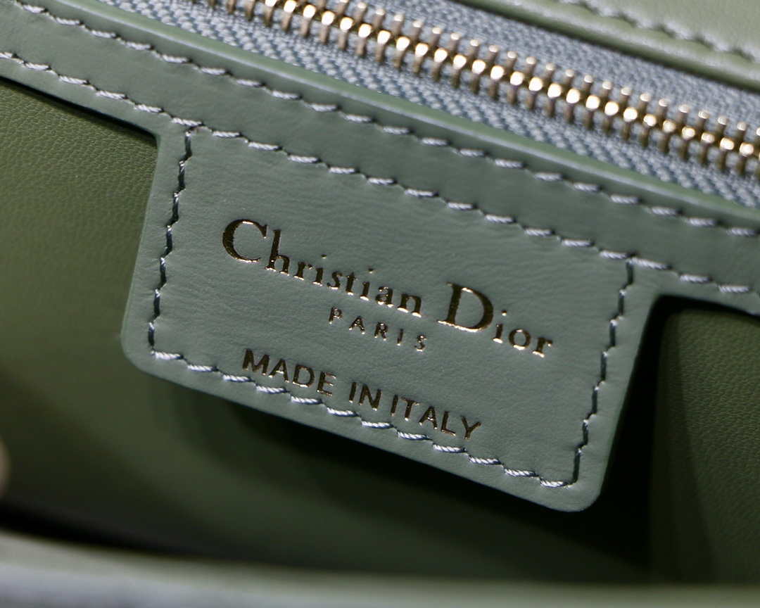 Dior M9242 Medium Quilted Macrocannage Calfskin Green
