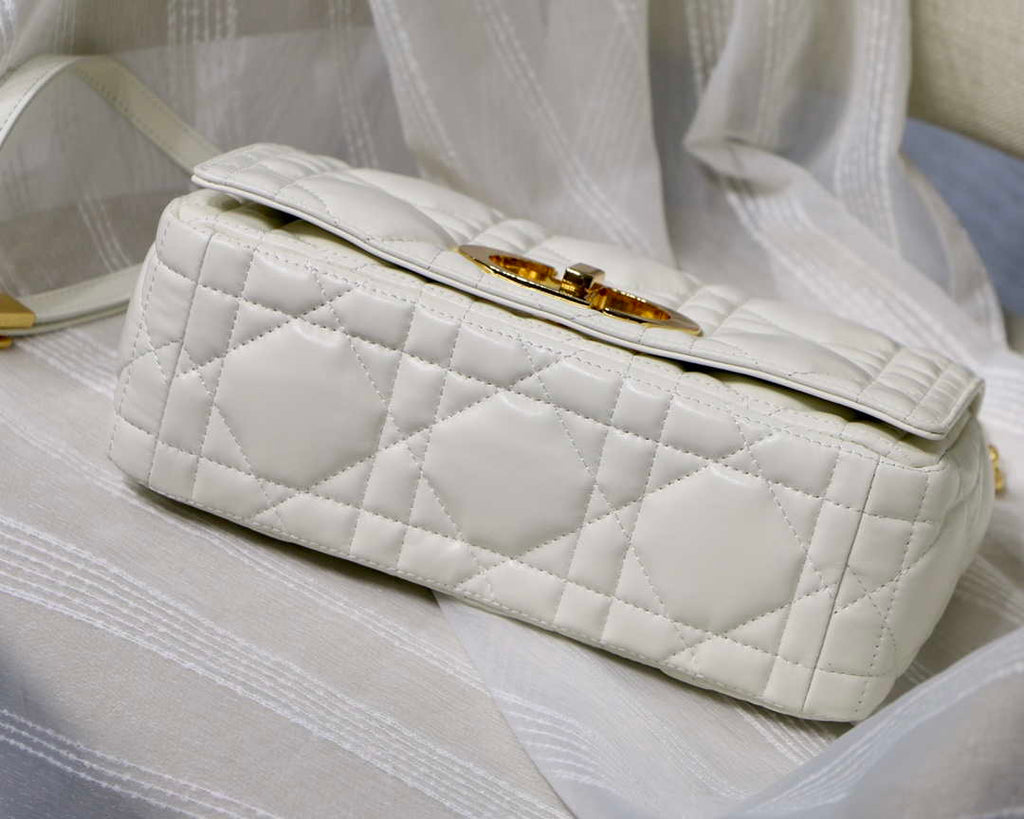 Dior M9242 Medium Quilted Macrocannage Calfskin White