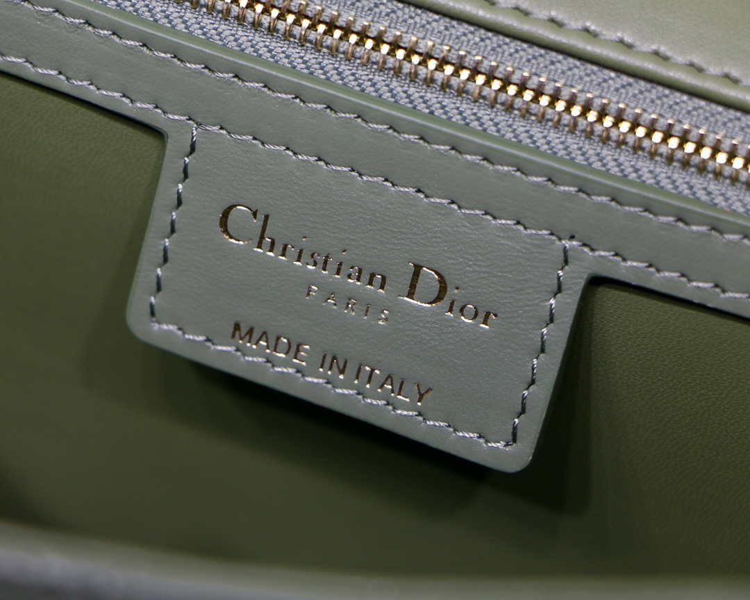 Dior M9243 Large Quilted Macrocannage Calfskin Green