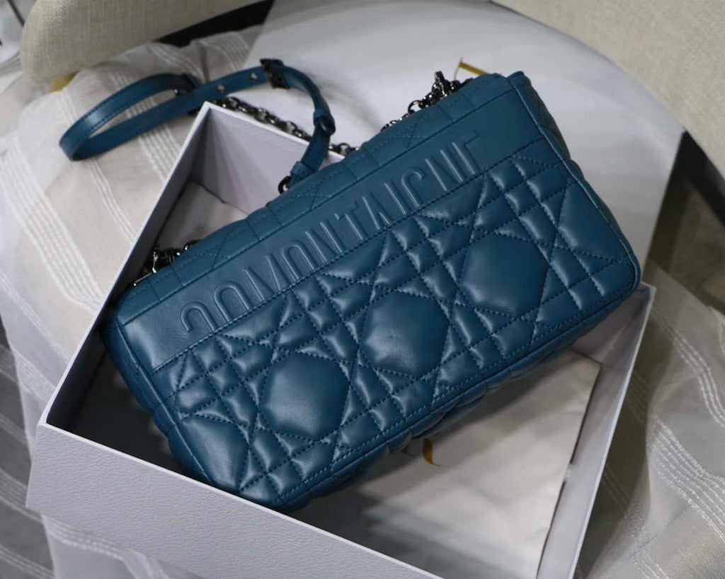 Dior M9243 Large Quilted Macrocannage Calfskin Blue