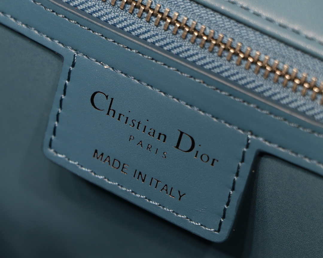 Dior M9243 Large Quilted Macrocannage Calfskin Blue - Default Title - View 9