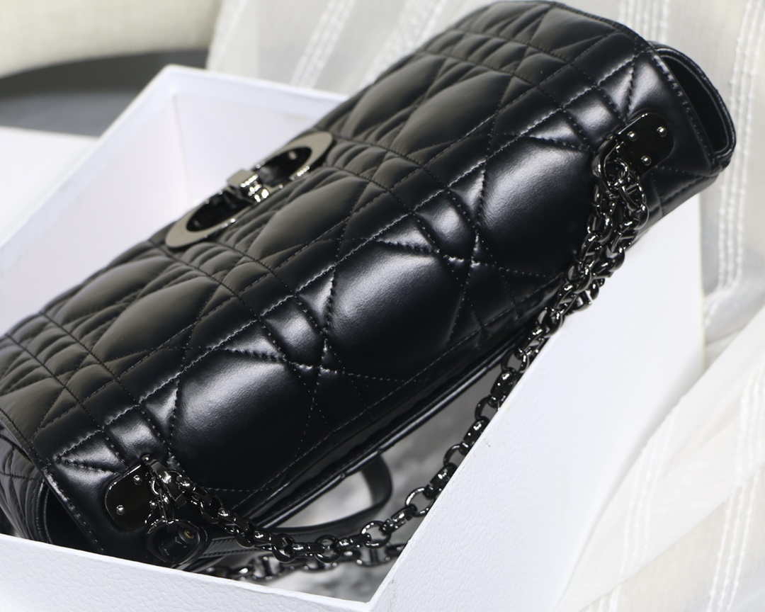 Dior M9243 Large Quilted Macrocannage Calfskin Black - Default Title - View 5