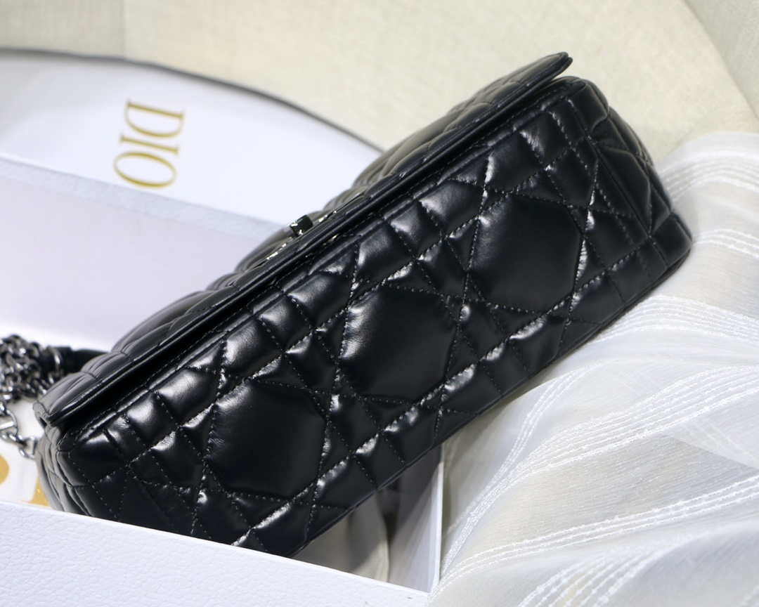 Dior M9243 Large Quilted Macrocannage Calfskin Black - Default Title - View 7