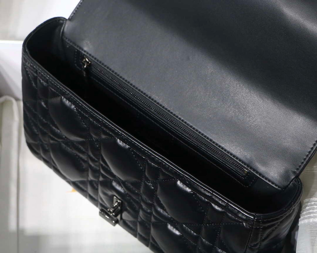 Dior M9243 Large Quilted Macrocannage Calfskin Black