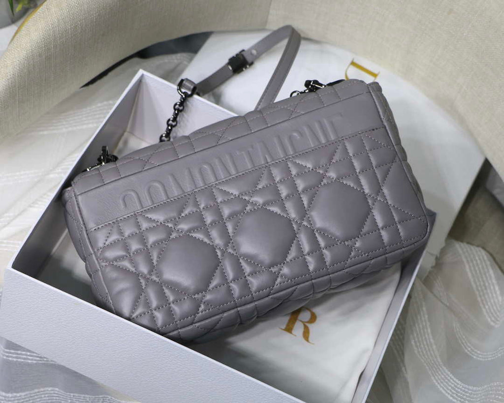 Dior M9243 Large Quilted Macrocannage Calfskin Gray
