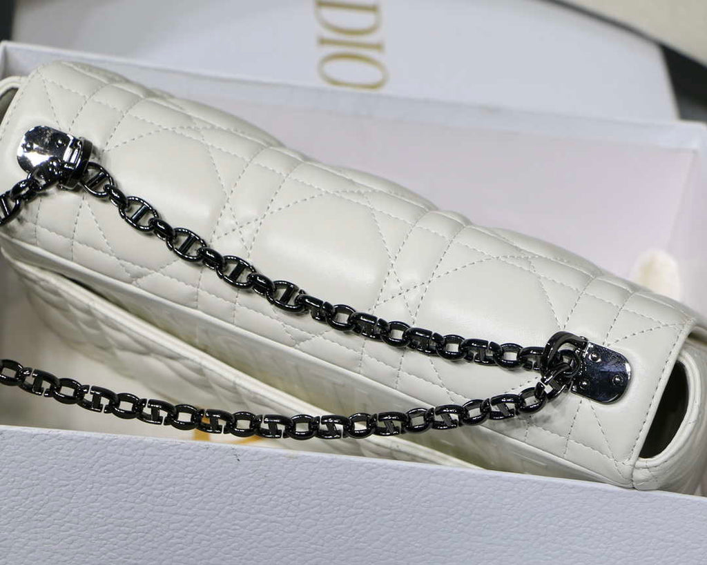 Dior M9243 Large Quilted Macrocannage Calfskin White with Black logo