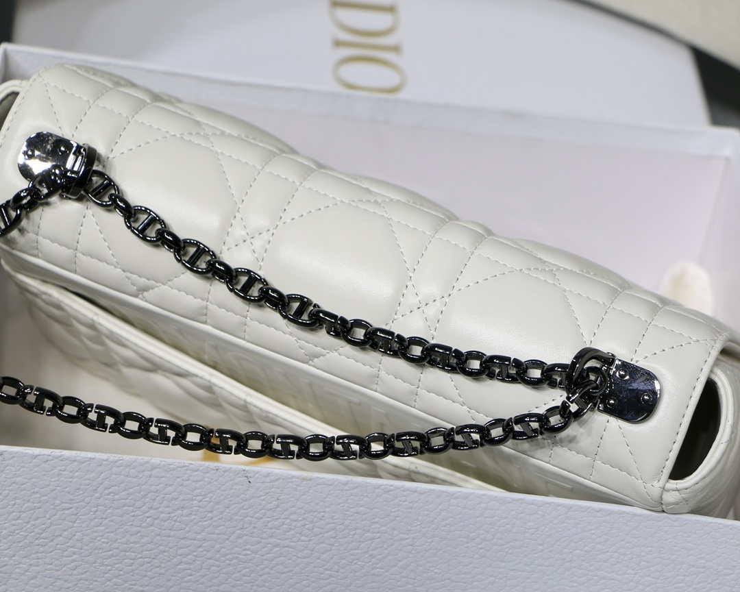 Dior M9243 Large Quilted Macrocannage Calfskin White with Black logo - Default Title - View 5