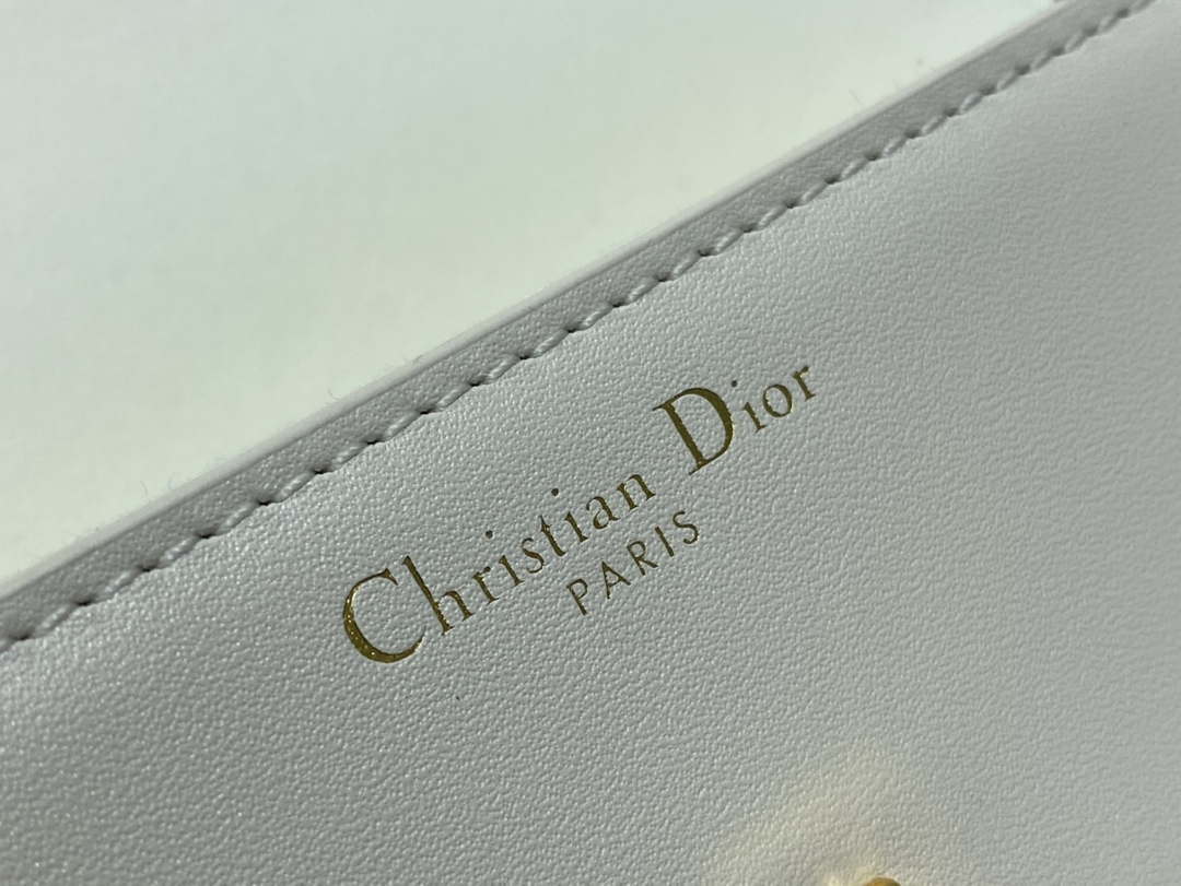 Dior M9260 30 Montaigne Avenue Bag Beige Box Calfskin