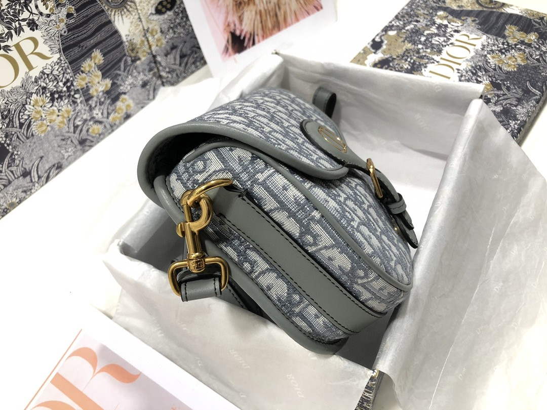 Dior M9317 Dior Bobby Medium Crossbody Bag Oblique Jacquard Light Green