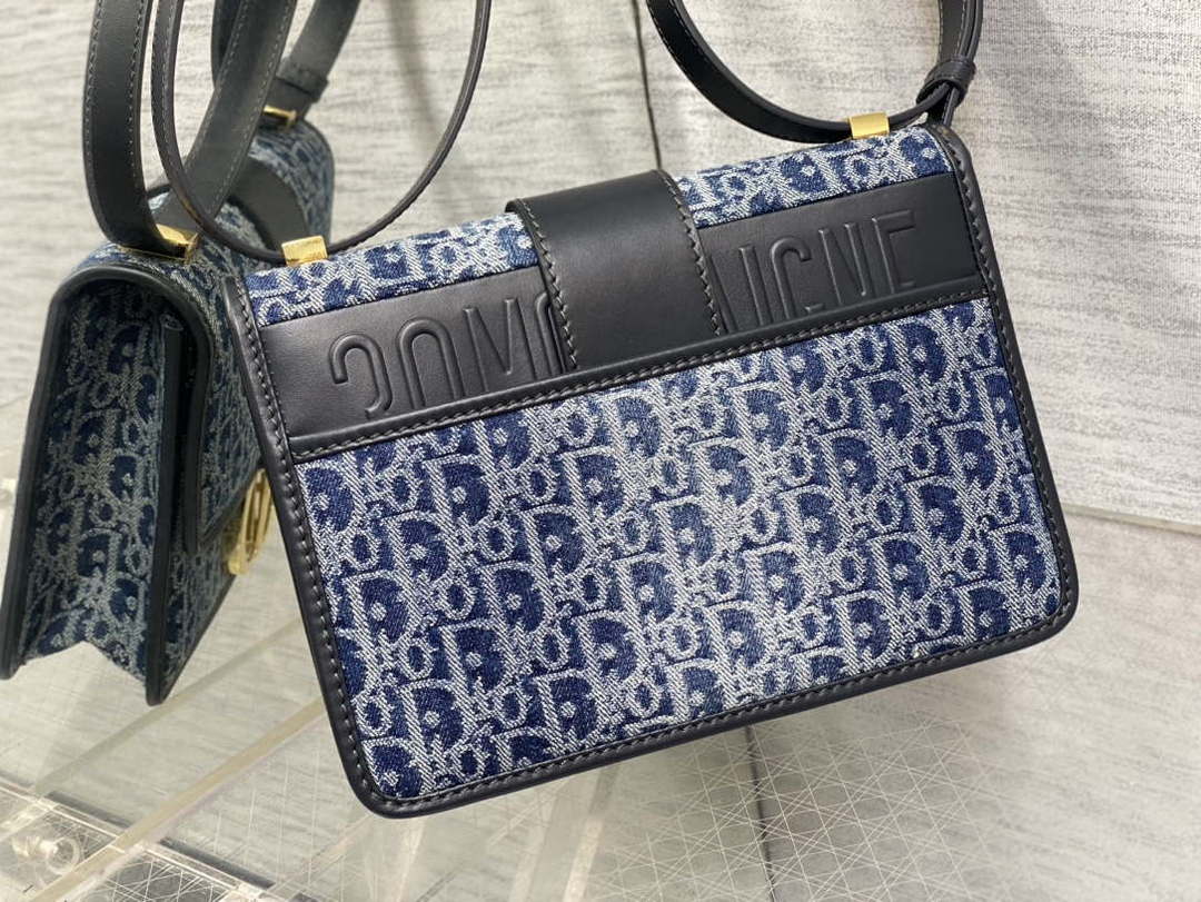 Dior M9334 30 Large Montaigne Bag with Chain Blue Denim Dior Oblique Jacquard M2028