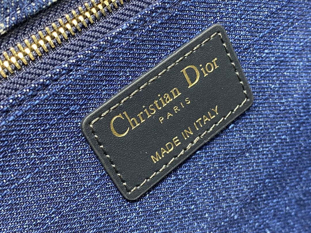 Dior M9334 30 Large Montaigne Bag with Chain Blue Denim Dior Oblique Jacquard M2028