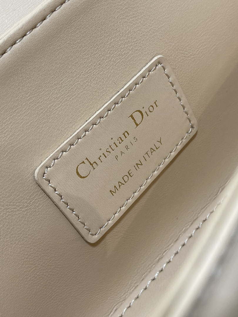 Dior M9370 Small 30 Montaigne Avenue Top Handle Bag Apricot Ribbed Calfskin