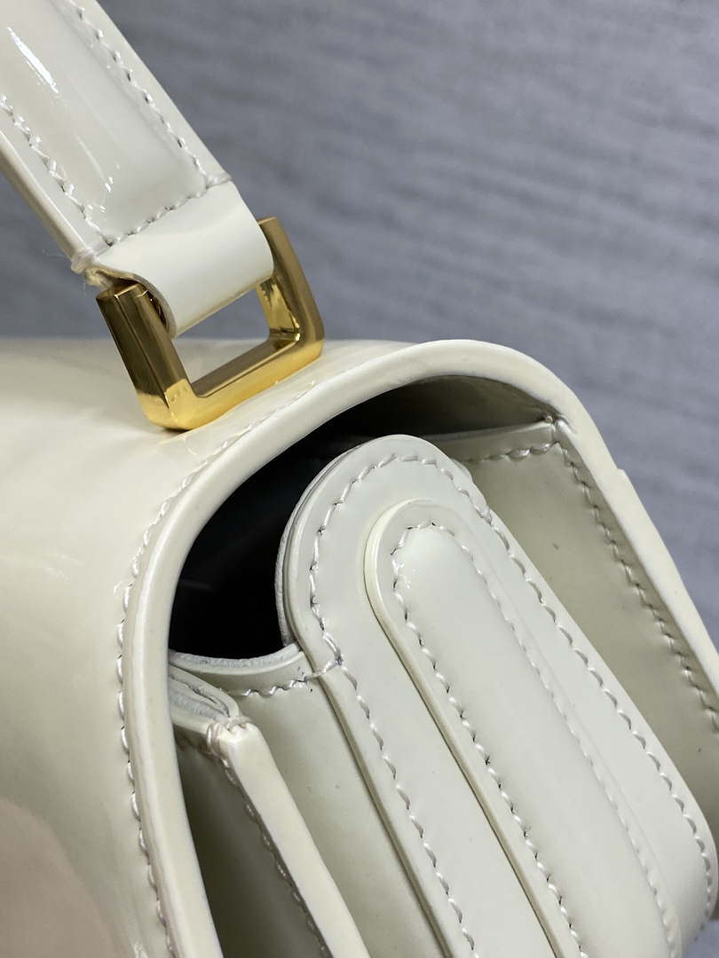 Dior M9370 Small 30 Montaigne Avenue Top Handle Bag Beige Patent leather