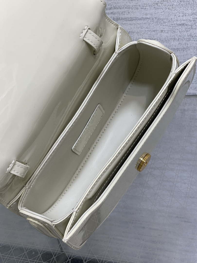 Dior M9370 Small 30 Montaigne Avenue Top Handle Bag Beige Patent leather