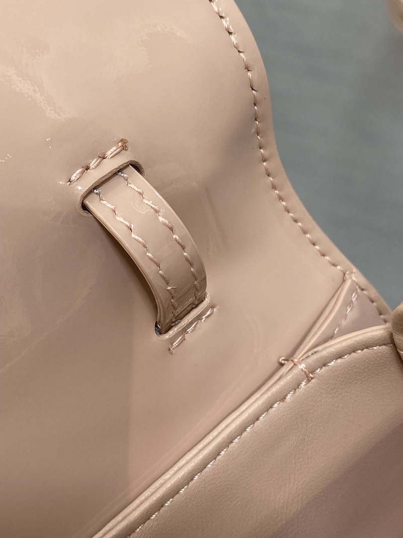 Dior M9370 Small 30 Montaigne Avenue Top Handle Bag Light Pink Patent leather
